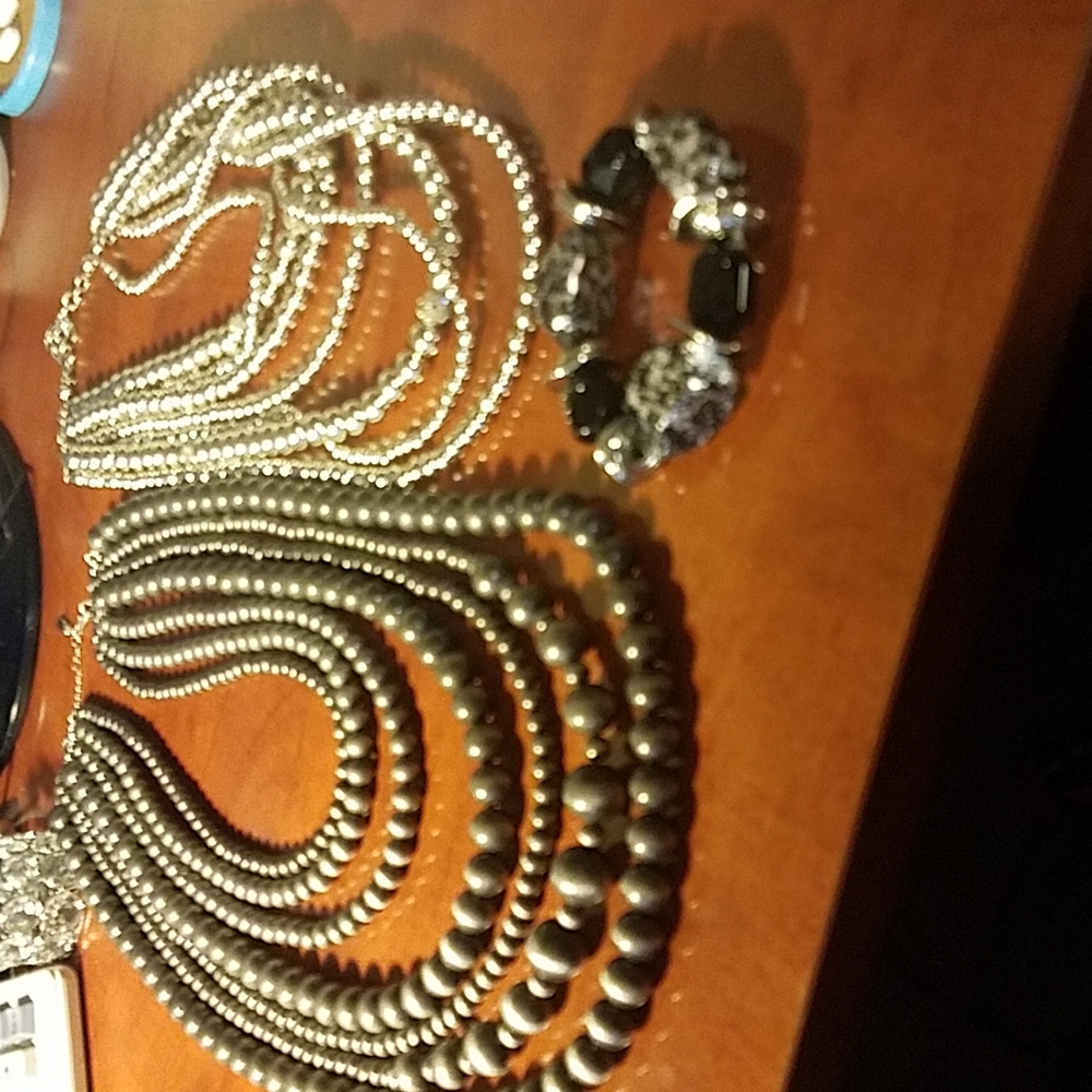 Necklace bracelet set
